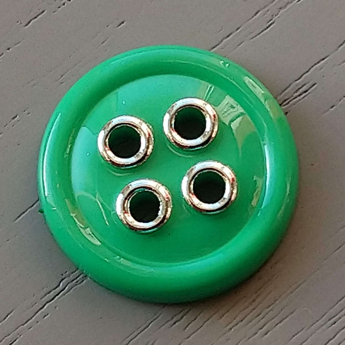 15mm 4 Hole Plastic Buttons - The Crafty Animal UK