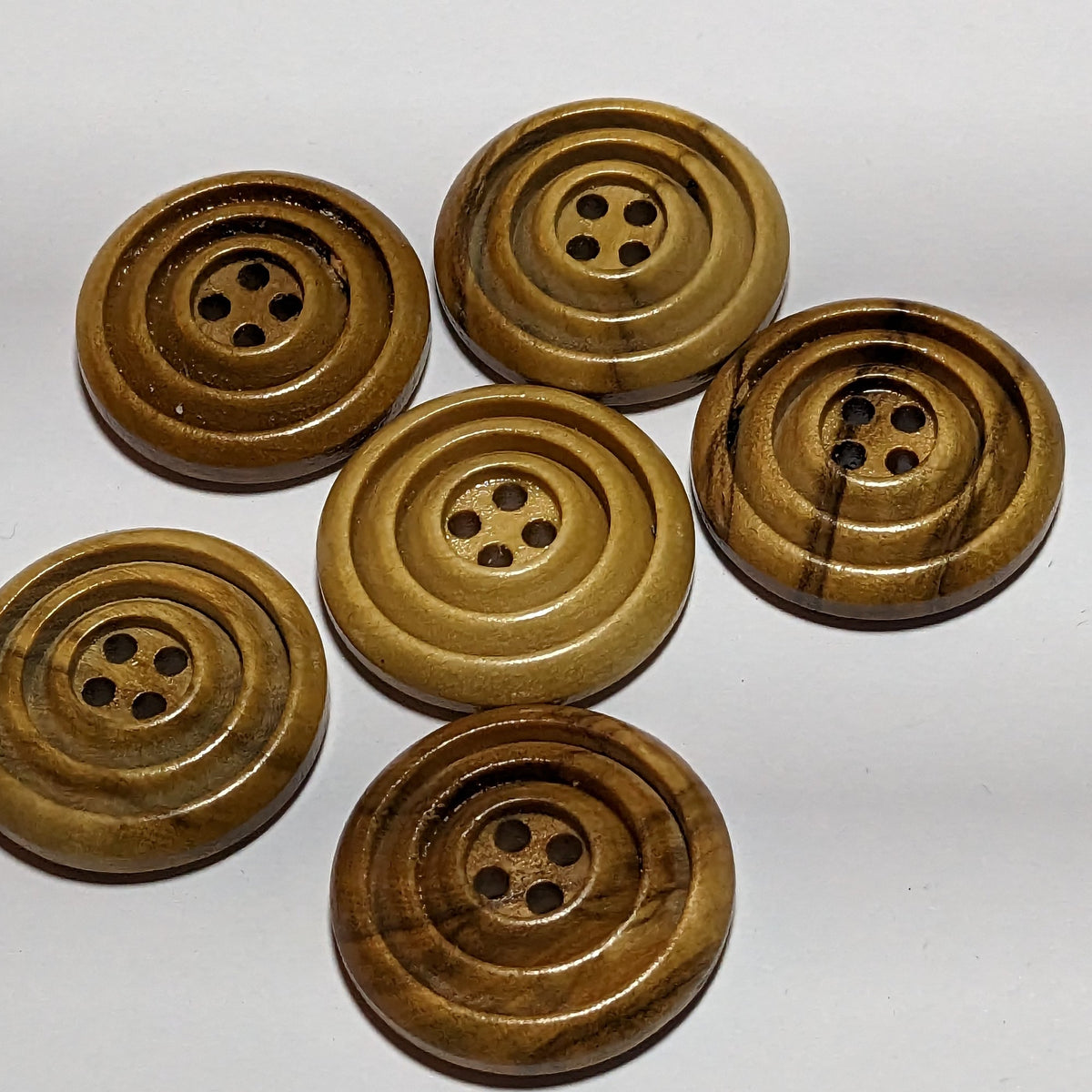 23mm Natural Olive Wood Patterned Buttons | The Crafty Animal UK