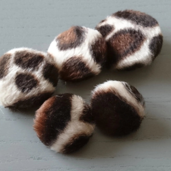 Giraffe Animal Print Buttons | The Crafty Animal UK