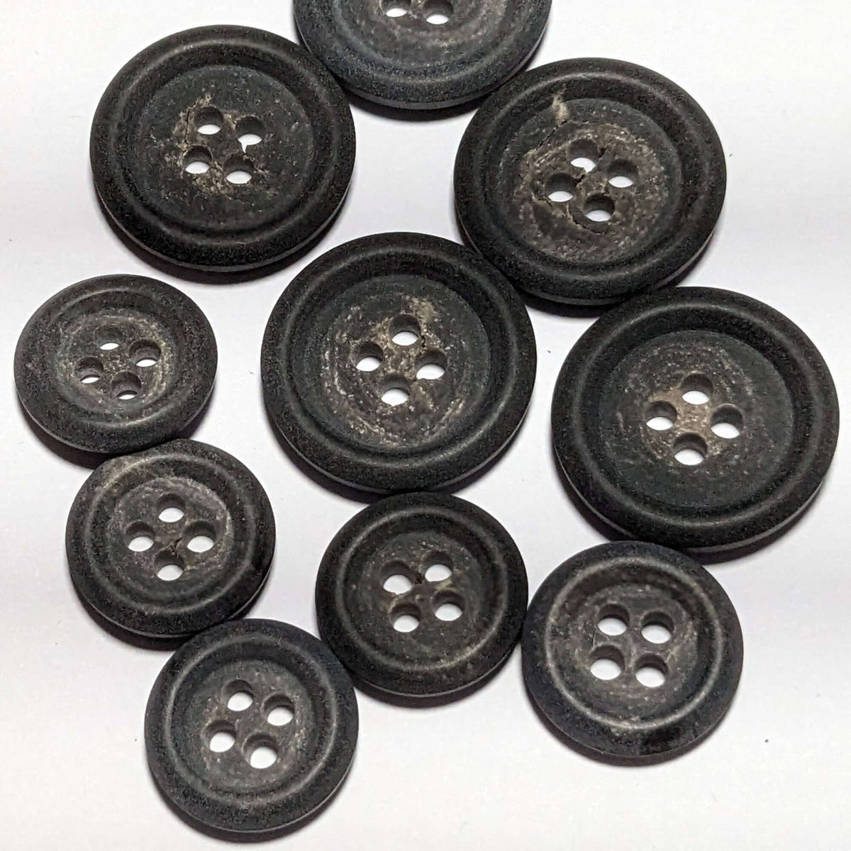 15mm and 20mm Charcoal Eco Paper Buttons | The Crafty Animal UK