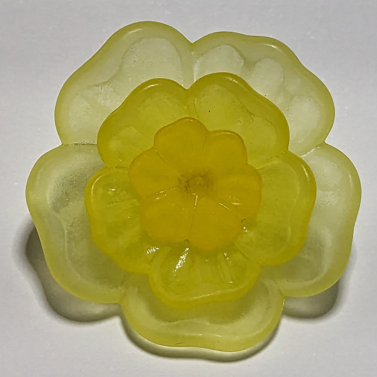 35mm Yellow Flower Plastic Shank Buttons 